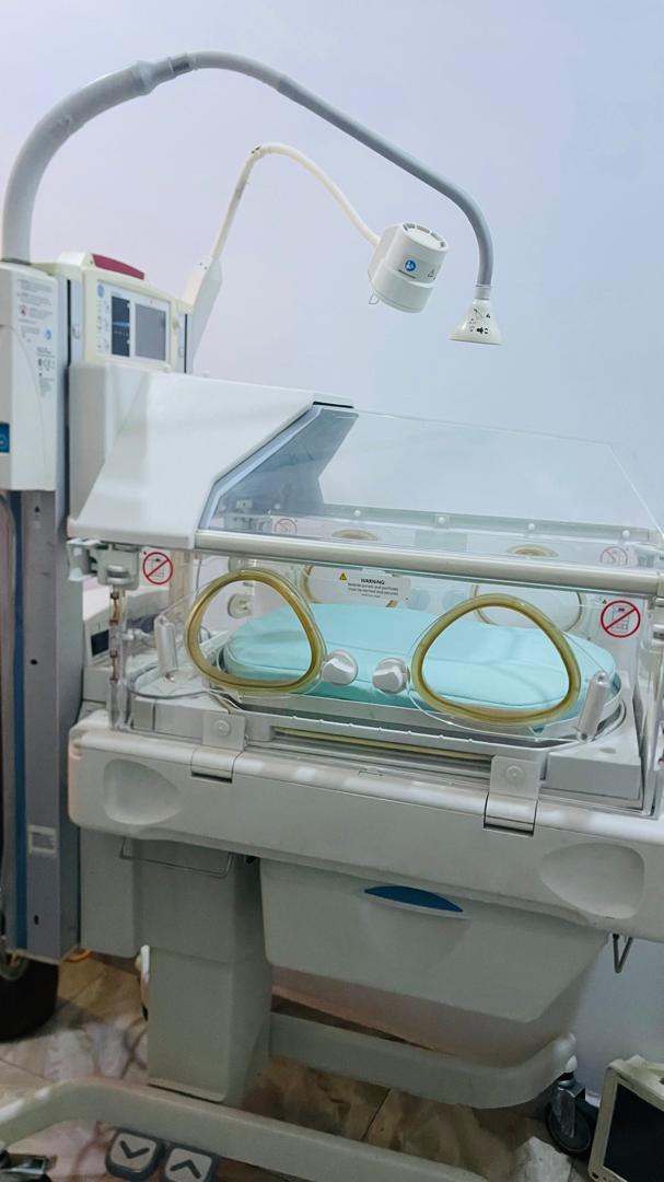 Neonatal incubator in the maternity unit